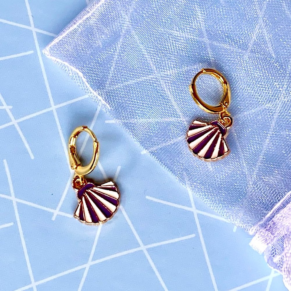 Seashell shape women's earrings